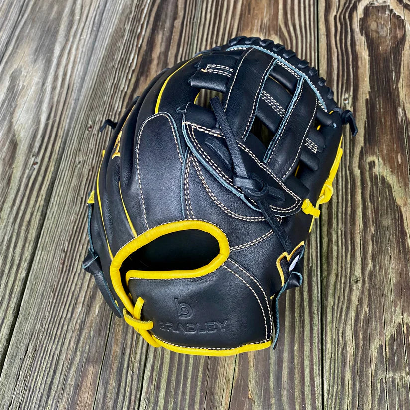 Bradley - H-Web, Next Play Series '25 BLACK/GOLD PRO KIP LTD