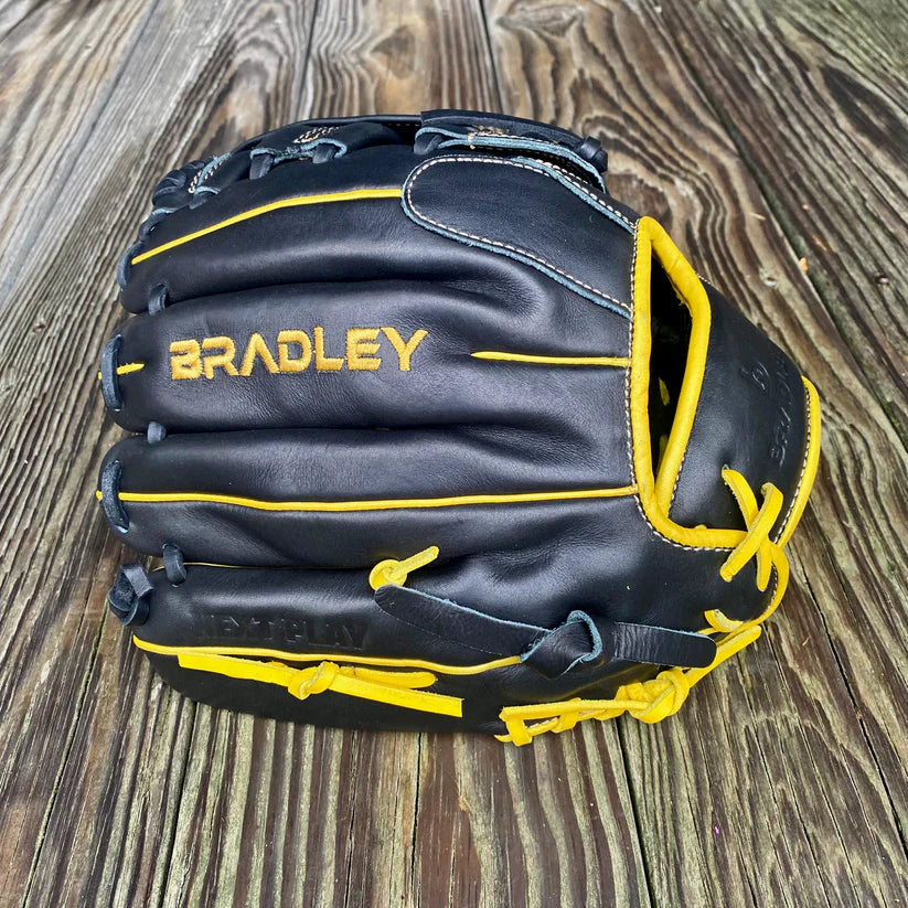 Bradley - H-Web, Next Play Series '25 BLACK/GOLD PRO KIP LTD